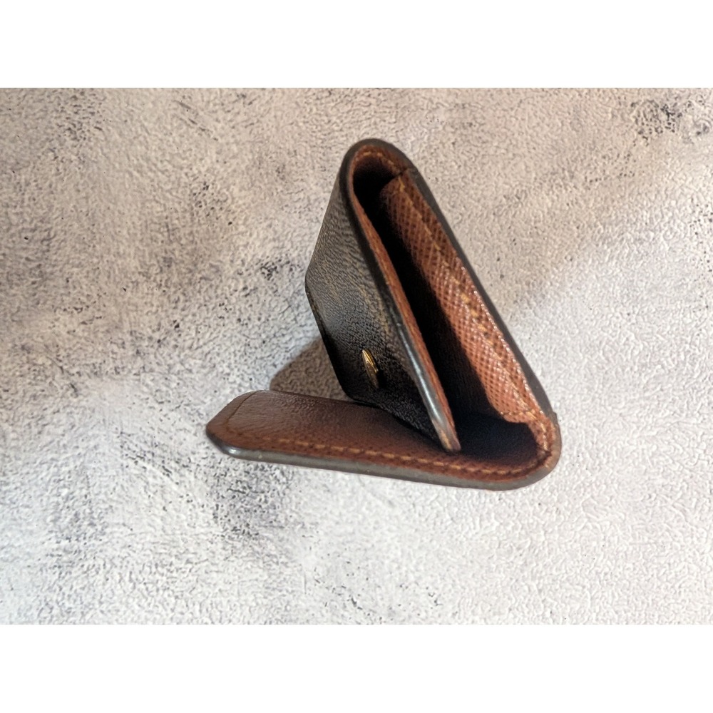 Louis Vuitton Monogram 4‑Key Holder Case Authentic Chipped - Picture 7 of 13